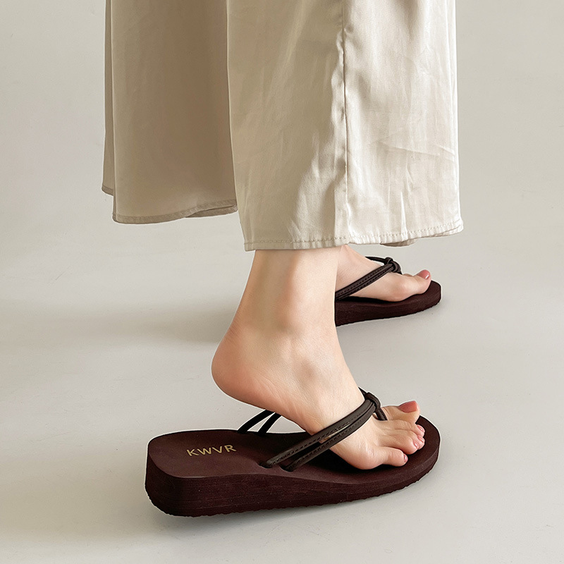 Kitten Heel Women - Chinelo Feminino Marrom de Verão, Sandália